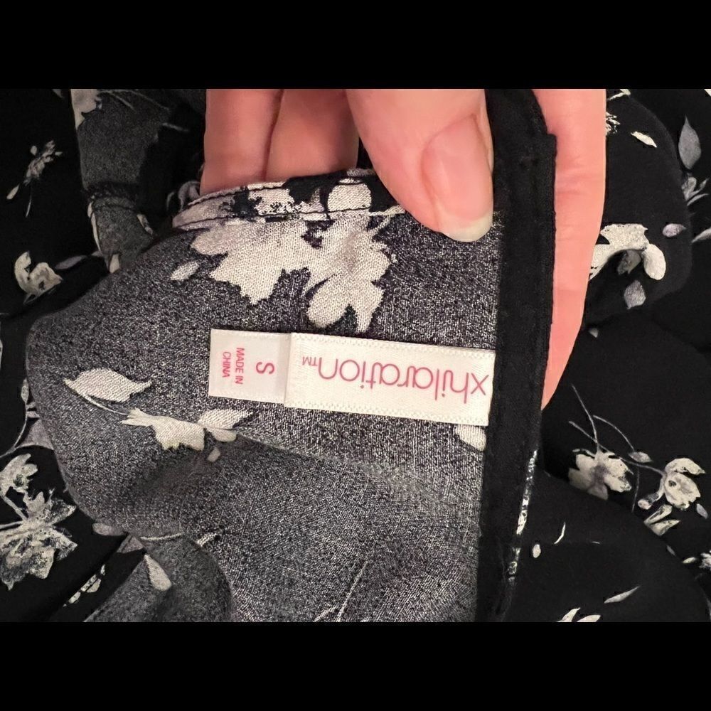 Xhilaration size small SS cold shoulder black and white floral dress EUC - Picture 8 of 10